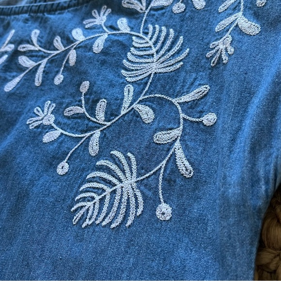 Lucky Brand Chambray Dress Denim Blue Embroidered Little Girls Medium - Picture 7 of 14
